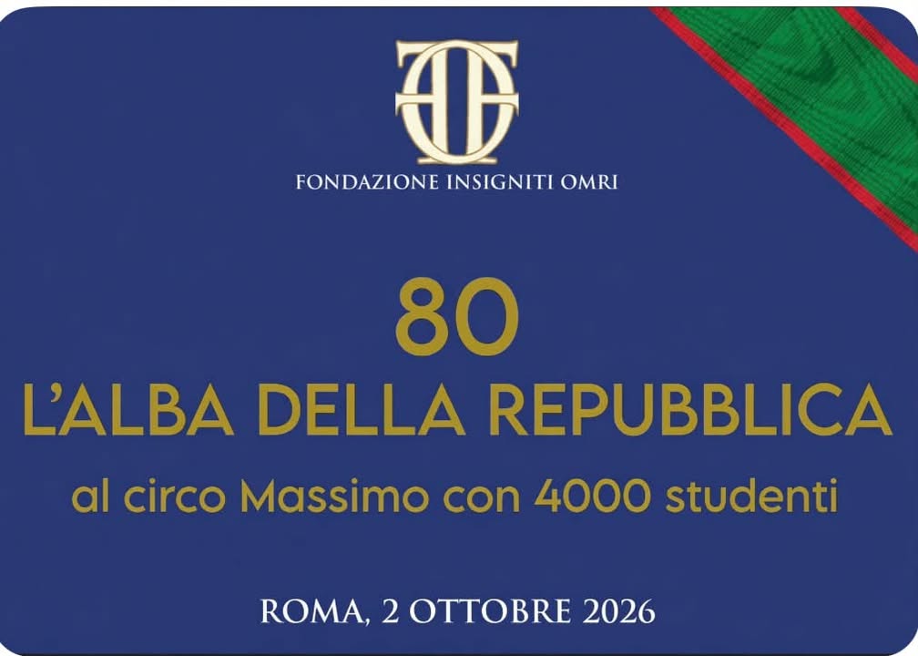 La Fondazione Insigniti OMRI e la Questura di Roma insieme con circa 4.000 studenti per celebrare gli 80 anni della Repubblica. Dall’Altare della Patria al Circo Massimo, una giornata dedicata ai giovani. Nel momento centrale, dal Circo Massimo si leverà il Canto degli Italiani, eseguito dalla Banda Musicale della Polizia di Stato e interpretato dal tenore Francesco Grollo insieme a migliaia di studenti. Dall’alto arriverà il Tricolore, calato da un elicottero. Due simboli della Repubblica che si incontreranno nello stesso momento, davanti alle nuove generazioni, per consegnare all’80° anniversario un’immagine destinata a rimanere nella loro memoria.